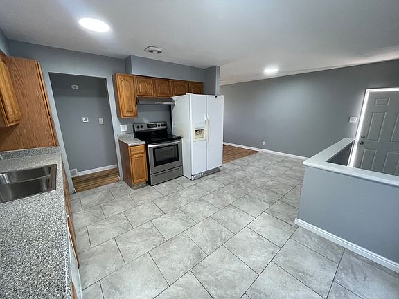3rd image of 1810 W Champagne Ave S