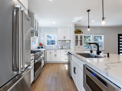 8006 Naylor Ave, Los Angeles, CA, 90045