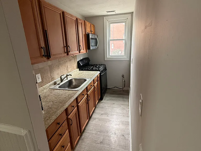 14-16 Monticello St #1A — Photo 10