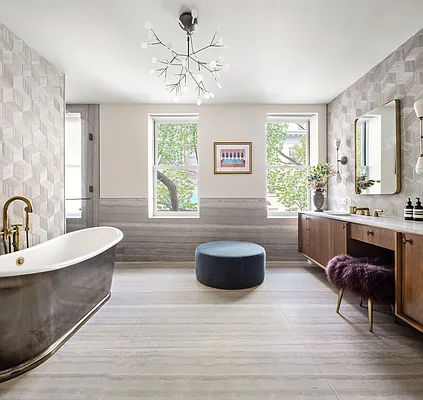 Sold by Compass | media 18