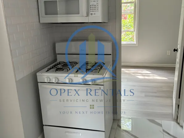 577 S 17th St, Newark, NJ