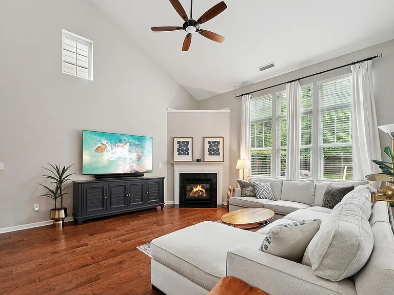 504 Hammond Oak Ln — Photo 11