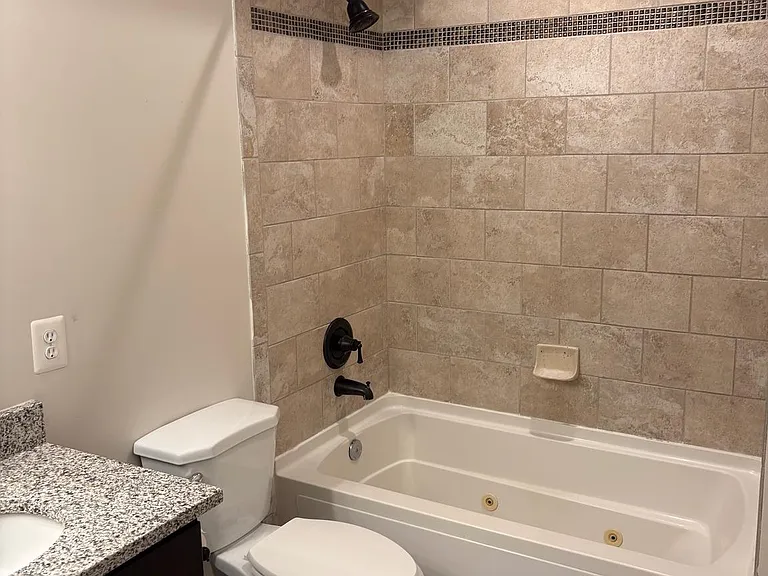 4004 Edmunds St NW #7 — Photo 7