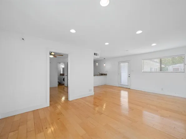 1313 E 52nd St APT 104, Austin, TX 78723