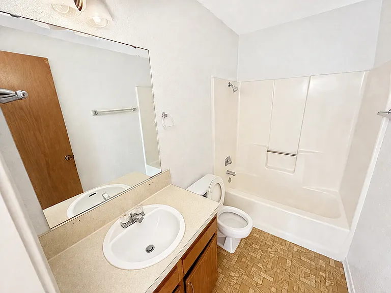 104 W Anderson Ave #D — Photo 11