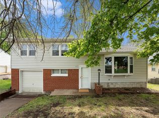 1674 S Sharp Ave, Marshall, MO 65340
