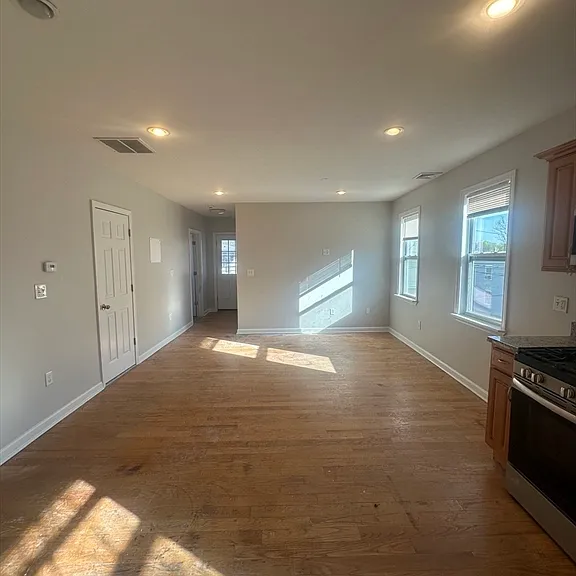 100 Sumner St #100 — Photo 15
