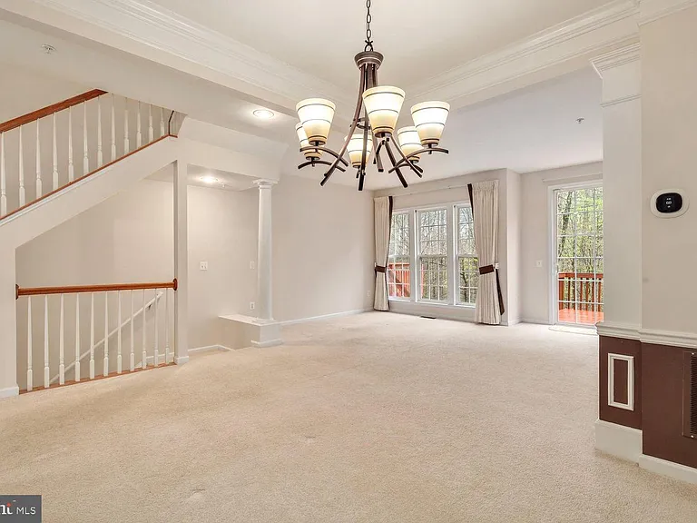 19421 Rayfield Dr — Photo 1