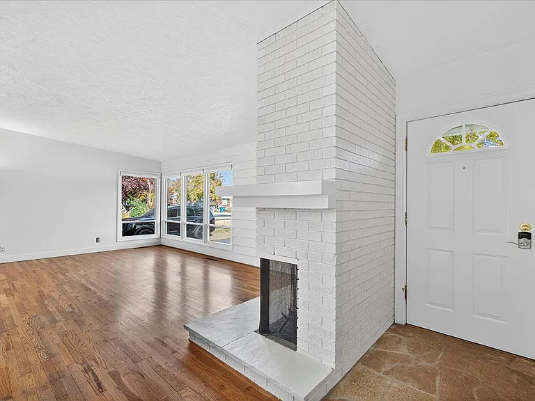 3607 N 36th St — Photo 4