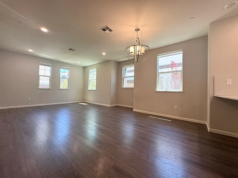 1026 Abruzzo Ln #1 — Photo 2