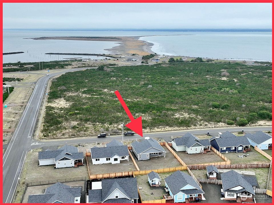 1st image of 382 Adventurer Street SE
