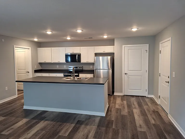 Bierhaus Flats Apartments — Photo 10