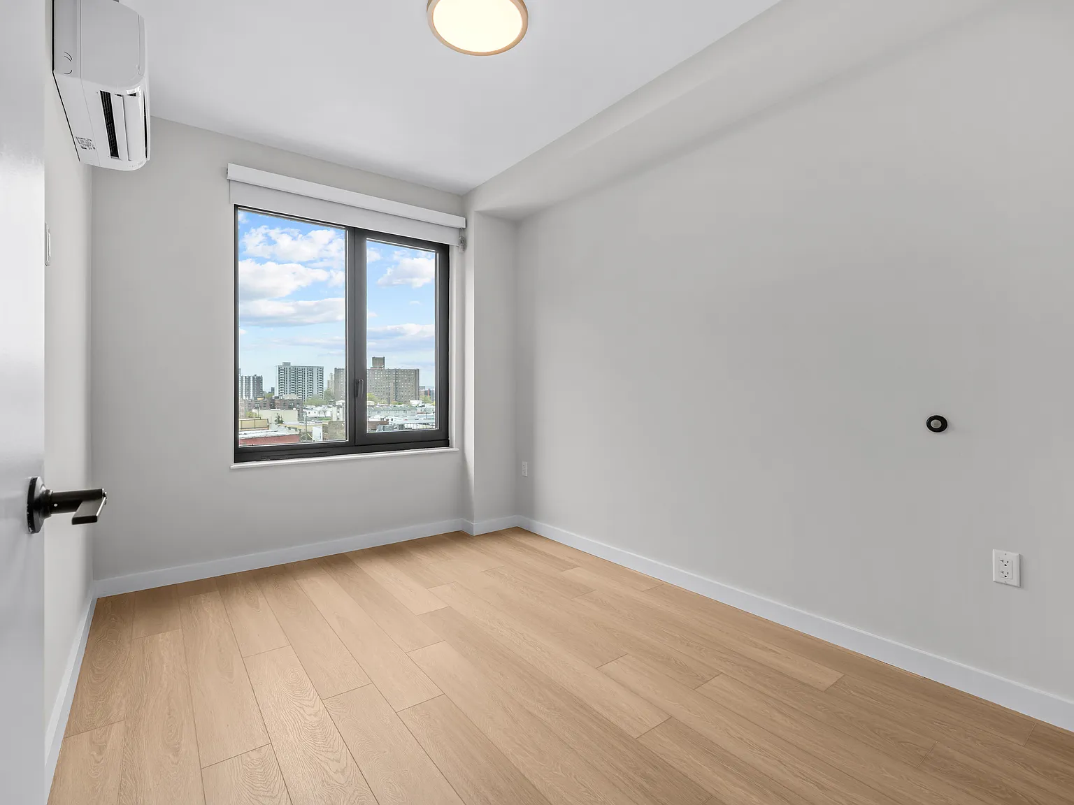 2905 West 17th Street — Photo 3