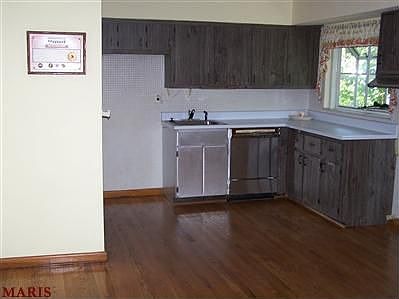 4th image of 10291 Donna Dr