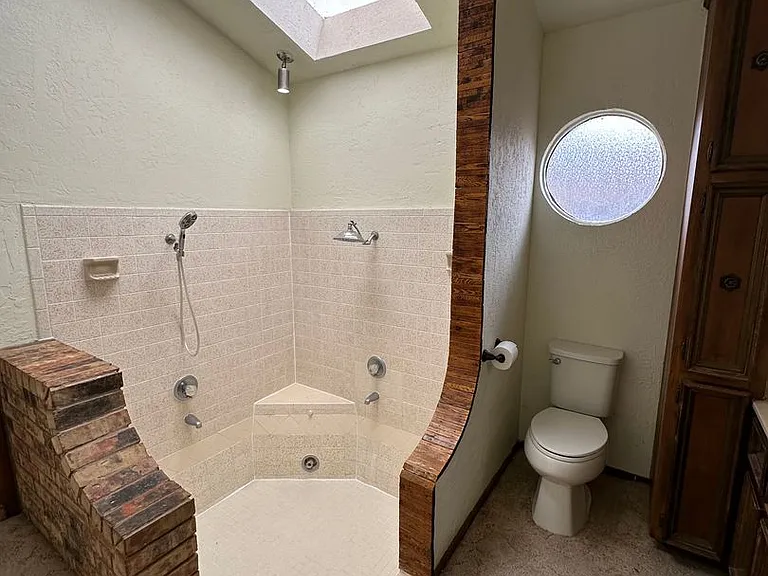 1021 W Yucca Ave — Photo 22