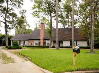 90 Williamsburg Ln, Houston, TX 77024