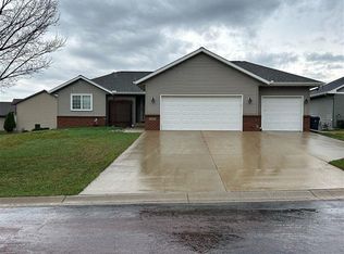 104 La Costa Ct, Mankato, MN 56001
