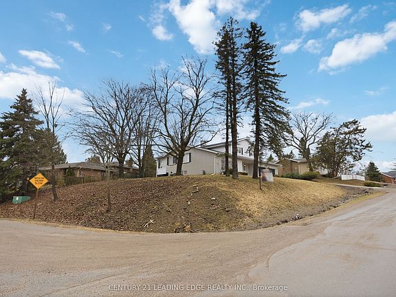 3rd image of 72 Beaver Ridge Dr