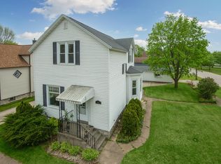 1617 15th Ave, Menominee, MI 49858