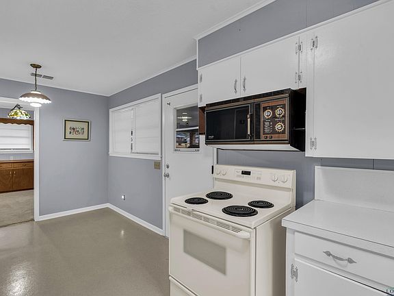 5th image of 40 Cherrywood Cir