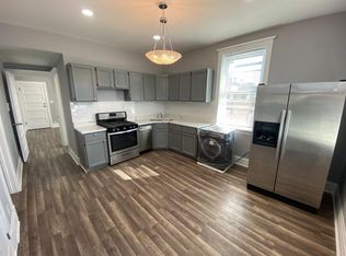 1131 W Wellington Ave #3R, Chicago, IL 60657