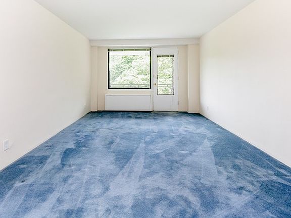 3rd image of 4901 Henry Hudson Pkwy W APT 5C