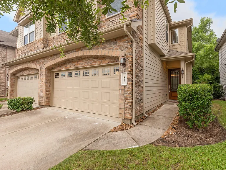 87 Aventura Pl — Photo 2