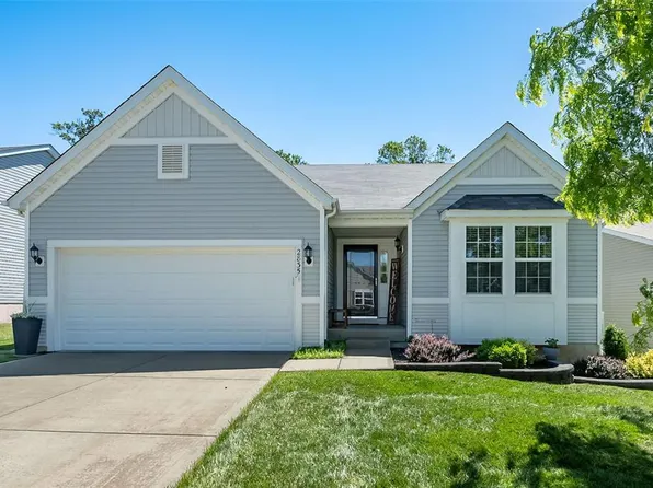 2835 Preston Woods Trl, Lake Saint Louis, MO 63367