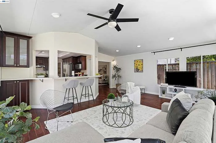 34561 Winslow Ter — Photo 16