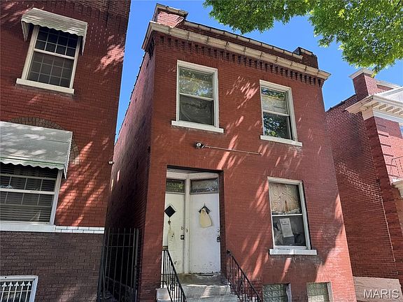 4th image of 2833 Sidney St