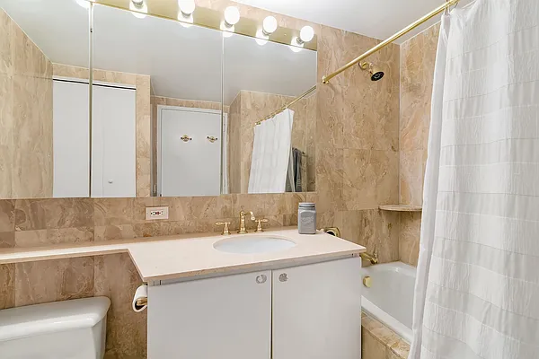 Rented by Compass | media 21