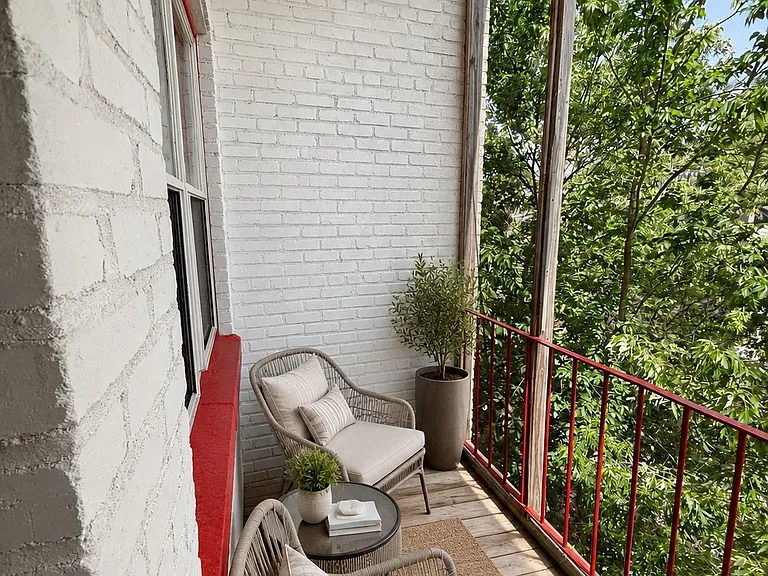 415 Washington St #5 — Photo 17
