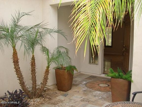 4th image of 733 W Azure Ln