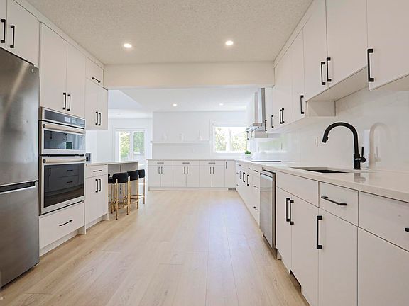 4th image of 11347 10th Ave NW