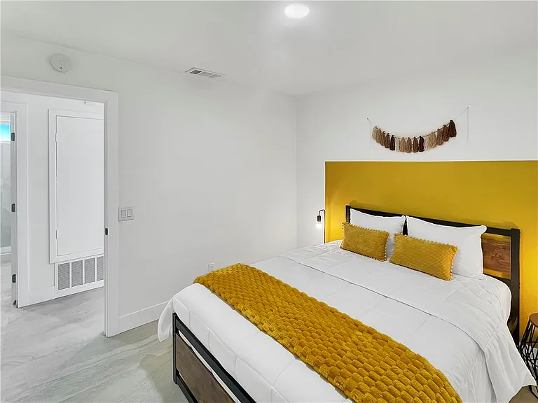 54905 Avenida Diaz — Photo 10
