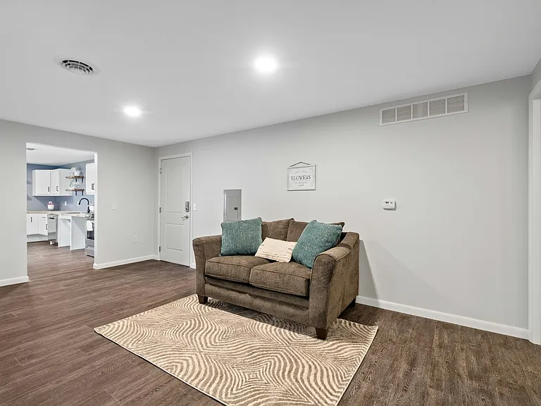 3527 Vienna St #6 — Photo 15
