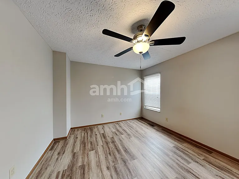 1129 Oslo Pass — Photo 9