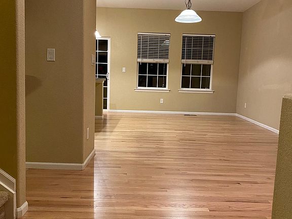 Flex area and Dining Room