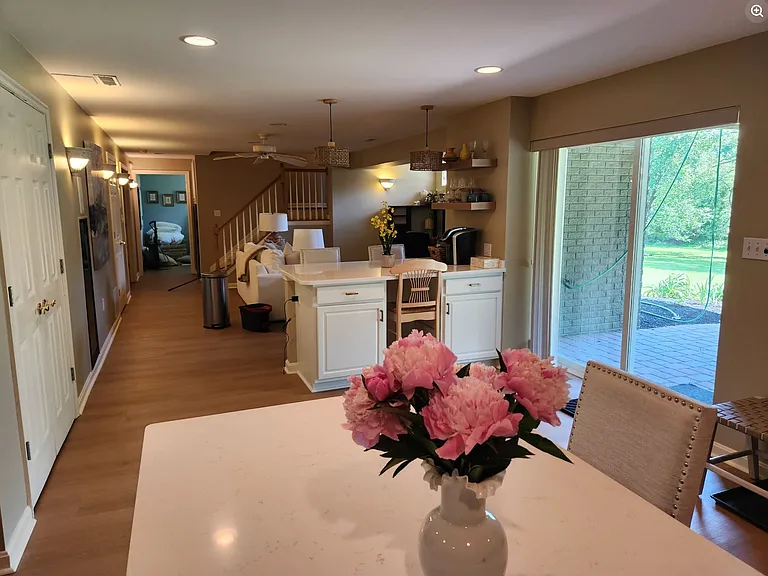 Foxhall Dr — Photo 11