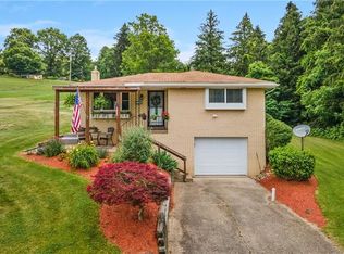 555 Lakeview Dr, Washington, PA 15301