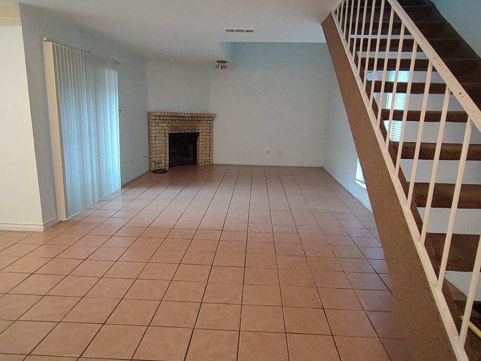 1st image of 2218 Capitan Dr APT B