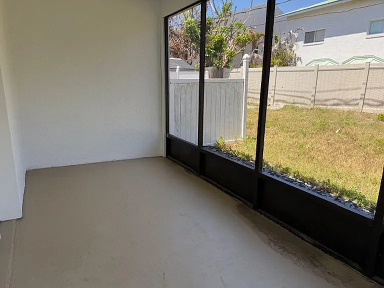 510 Jackson Ave — Photo 10