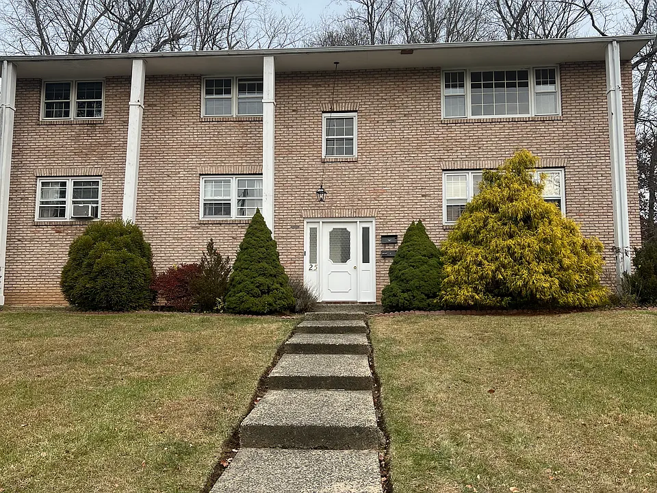 25 Diane Ct