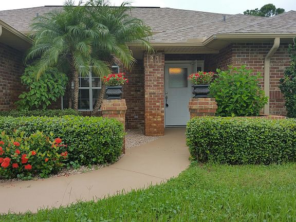 3rd image of 27 E Bourne Ln