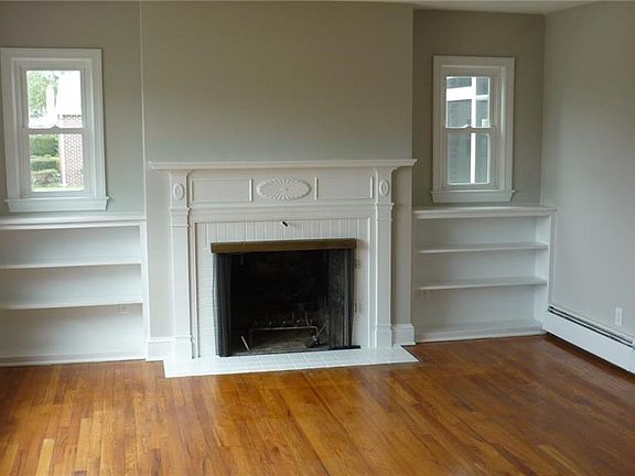 4th image of 745 Woodlawn Ave