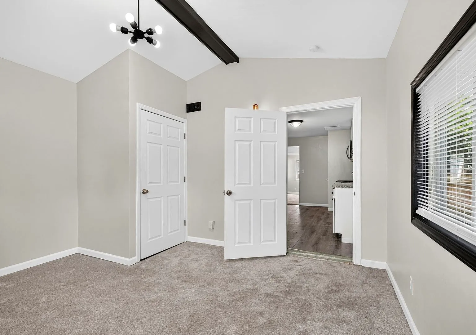 2 bed, 980 sqft, $1,320 — Photo 1