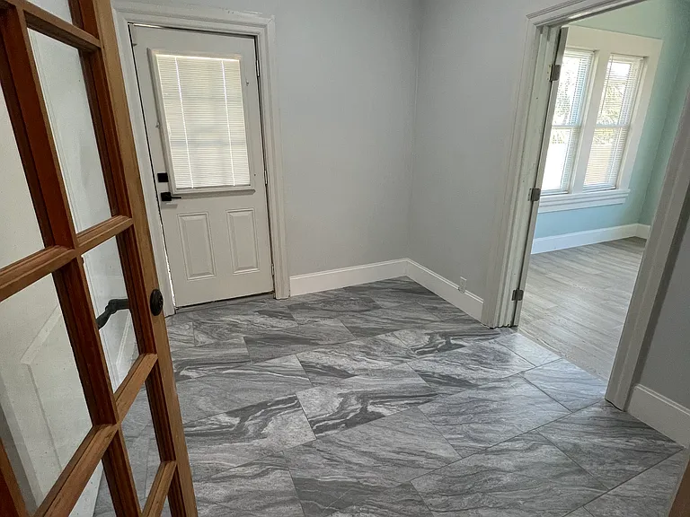 316 Bay St — Photo 26