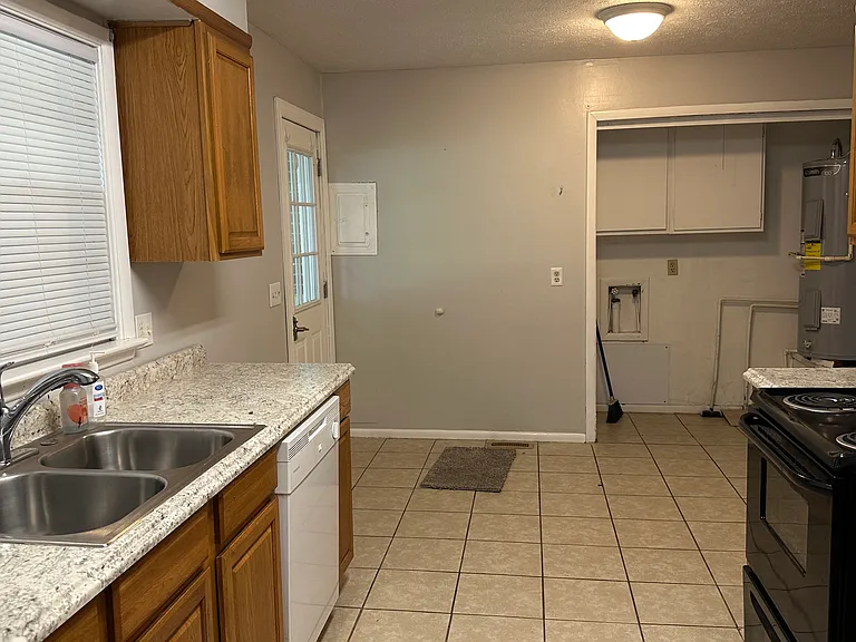 630 Joe Clifton Dr — Photo 4
