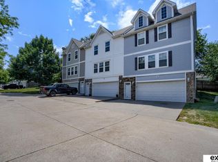 4458 N 147th Plz, Omaha, NE 68116