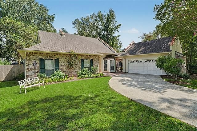 1st image of 404 Rosedown Way
